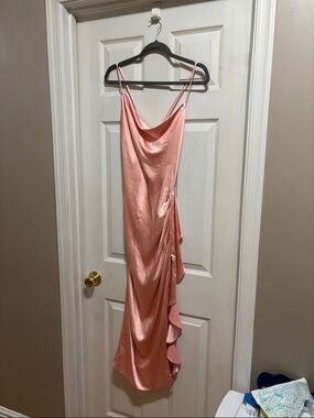 Elliatt | Dresses | Elliatt Paxton Halter Cowl Neck Sheath Midi Dress Size  Xl | Poshmark